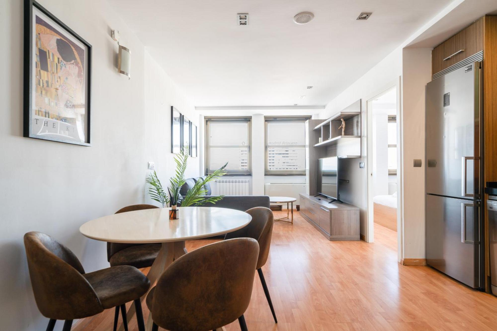 Apartamento En Plaza De Espana Alquiler Temporal Madrid Exteriör bild