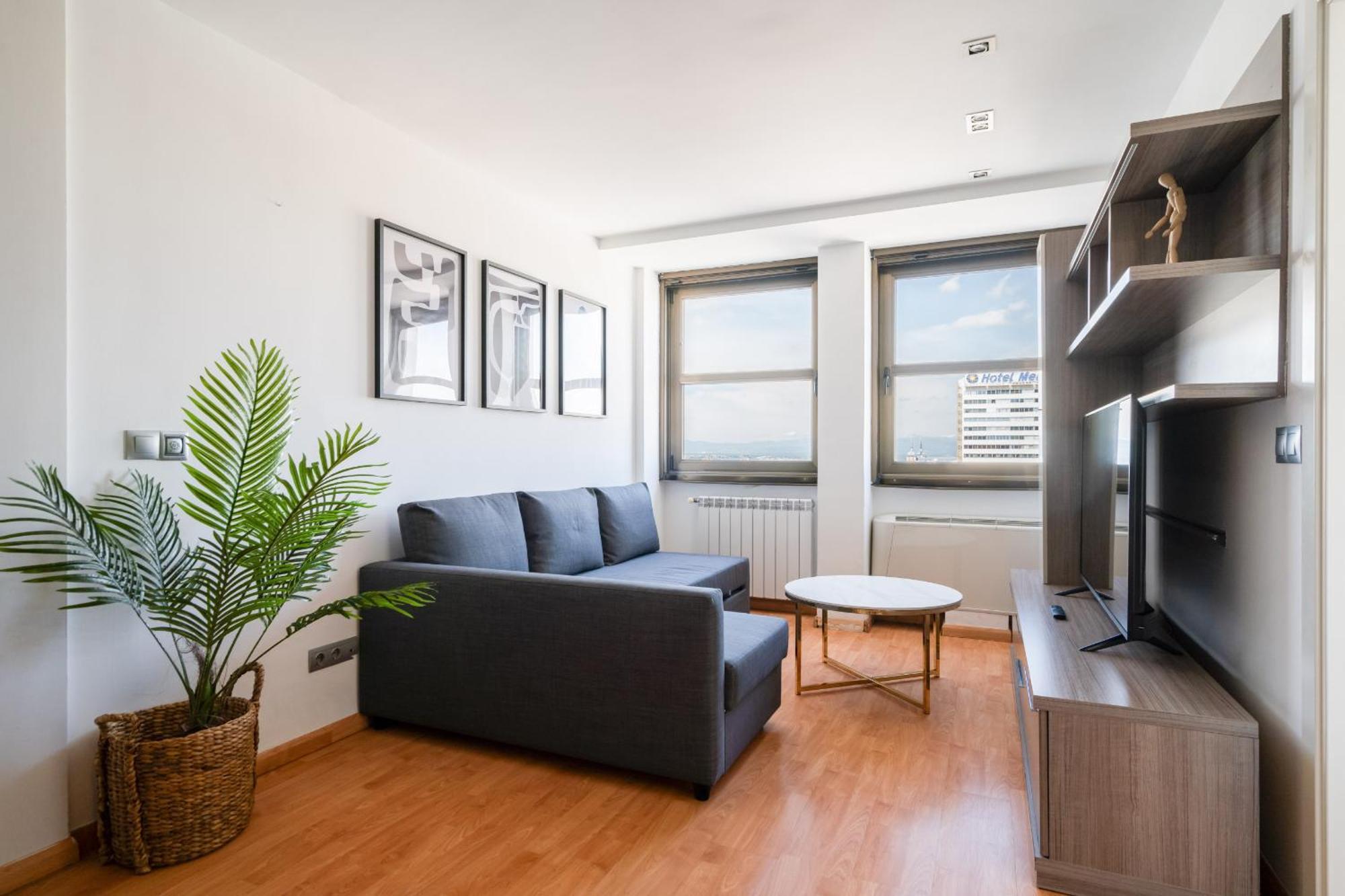 Apartamento En Plaza De Espana Alquiler Temporal Madrid Exteriör bild