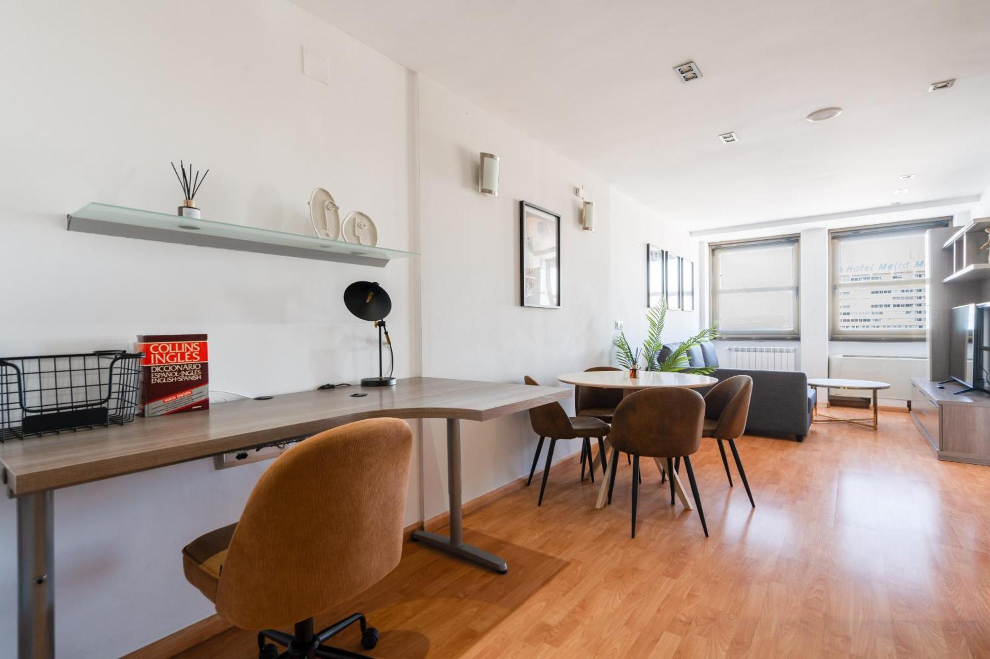 Apartamento En Plaza De Espana Alquiler Temporal Madrid Exteriör bild