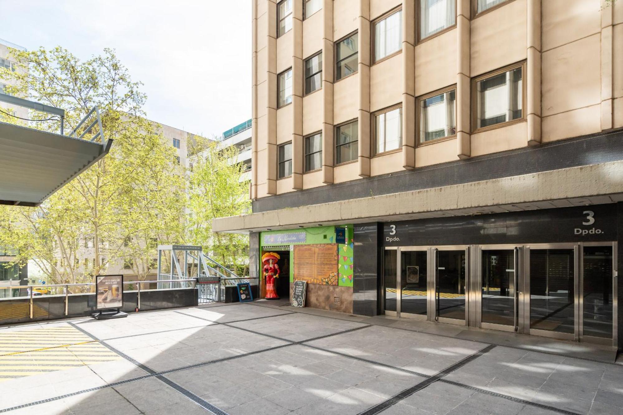 Apartamento En Plaza De Espana Alquiler Temporal Madrid Exteriör bild